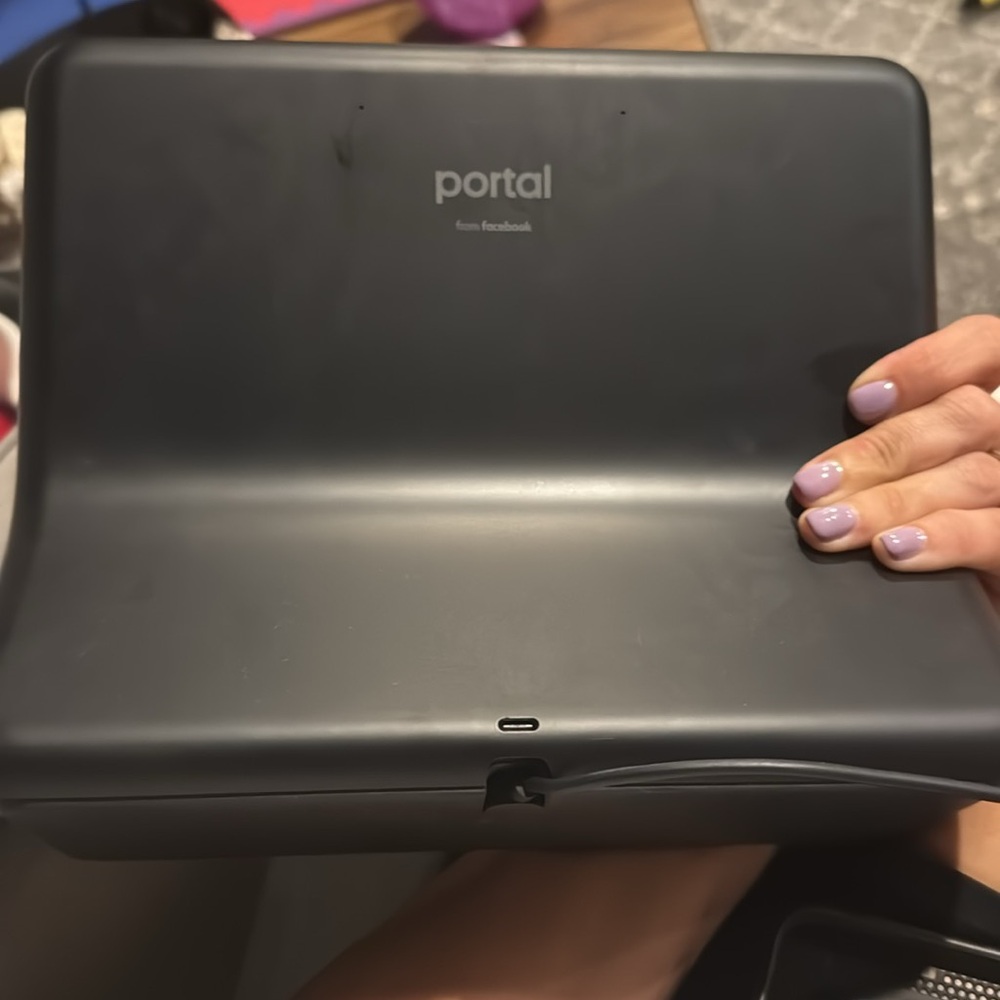 Facebook Portal - Picture 2 of 3